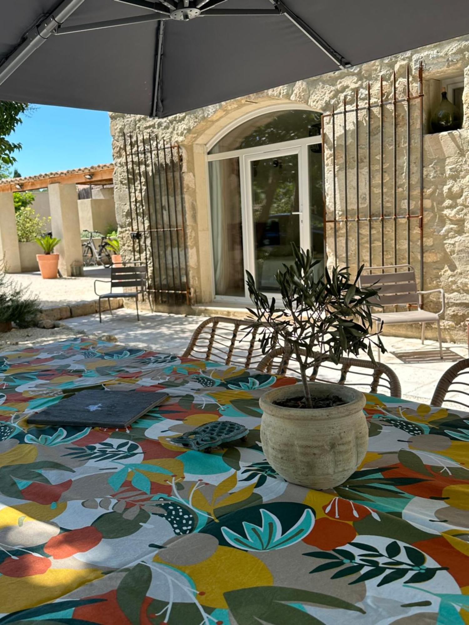 Mas Le Petit Paradou Exterior foto